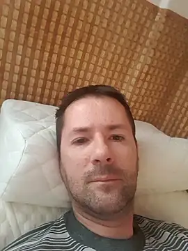 riskybusiness9090 online show from November 2, 2025, 6:38 am