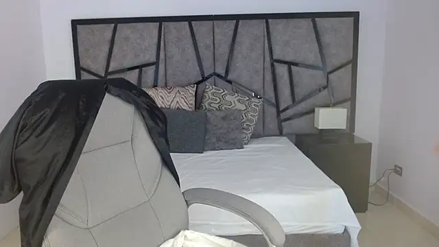 adhara cortez online show from February 19, 2026, 8:49 pm