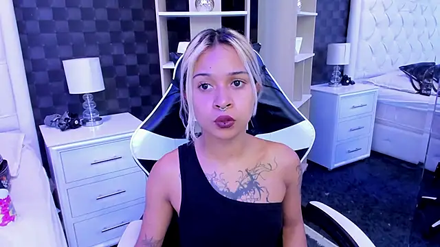 Snapshot of rave_connor chatting on January 15, 2025, 7:12 pm rave connor online show from January 15, 2025, 7:12 pm