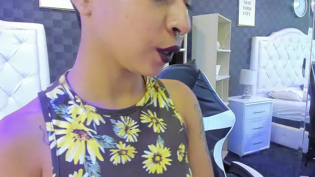 Snapshot of rave_connor chatting on February 18, 2025, 7:19 pm rave connor online show from February 18, 2025, 7:19 pm