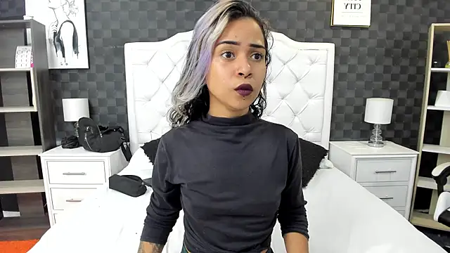 Snapshot of rave_connor chatting on February 24, 2025, 7:19 pm rave connor online show from February 24, 2025, 7:19 pm