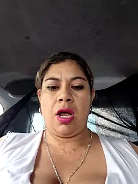 Laura-Hernandez online show from February 1, 2026, 3:54 pm
