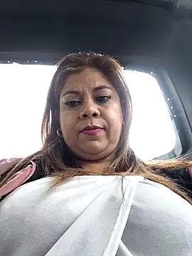 Snapshot of Laura-Hernandez chatting on June 2, 2026, 3:14 pm Laura-Hernandez online show from June 2, 2026, 3:14 pm