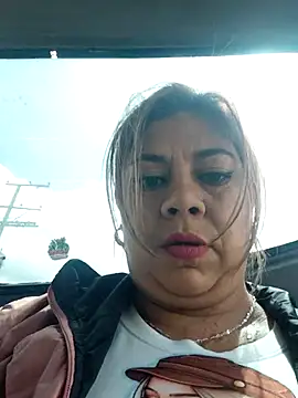 Snapshot of Laura-Hernandez chatting on July 3, 2026, 3:07 pm Laura-Hernandez online show from July 3, 2026, 3:07 pm