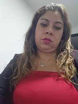 Snapshot of Laura-Hernandez chatting on July 20, 2026, 2:04 am Laura-Hernandez online show from July 20, 2026, 2:04 am