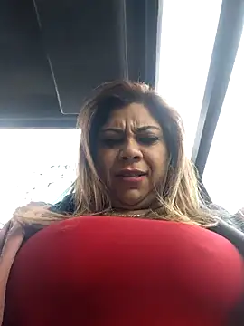 Snapshot of Laura-Hernandez chatting on July 24, 2026, 1:53 pm Laura-Hernandez online show from July 24, 2026, 1:53 pm
