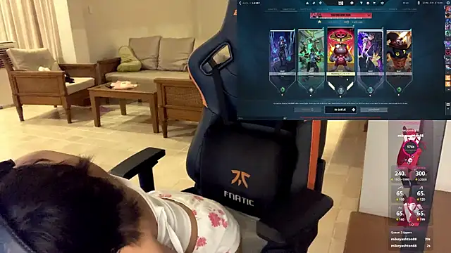 JayJaylov online show from December 31, 2024, 4:57 pm