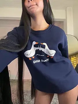 Snapshot of aly_golden_ chatting on December 9, 2024, 6:55 am aly golden online show from December 9, 2024, 6:55 am