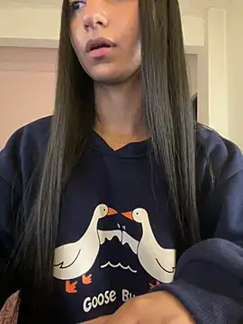 Snapshot of aly_golden_ chatting on December 21, 2024, 10:50 am aly golden online show from December 21, 2024, 10:50 am