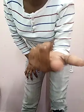 Ananya 34 online show from February 17, 2025, 10:51 am