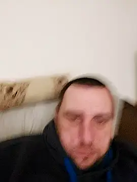 HE-M123 online show from October 7, 2025, 7:44 pm