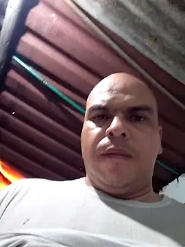 Snapshot of Camilo-31RI chatting on May 2, 2026, 11:48 am Camilo-31RI online show from May 2, 2026, 11:48 am