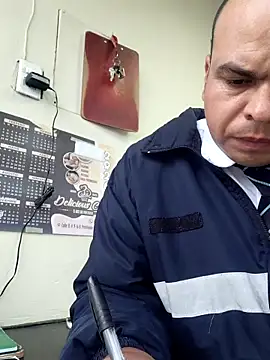 Snapshot of Camilo-31RI chatting on May 29, 2026, 10:57 am Camilo-31RI online show from May 29, 2026, 10:57 am
