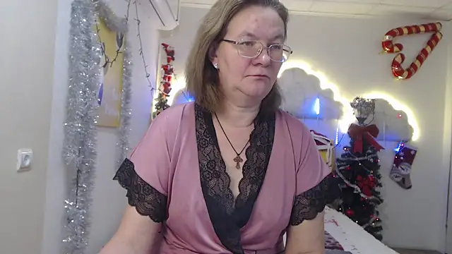 Snapshot of HolyMilfa chatting on January 5, 2025, 7:49 am HolyMilfa online show from January 5, 2025, 7:49 am