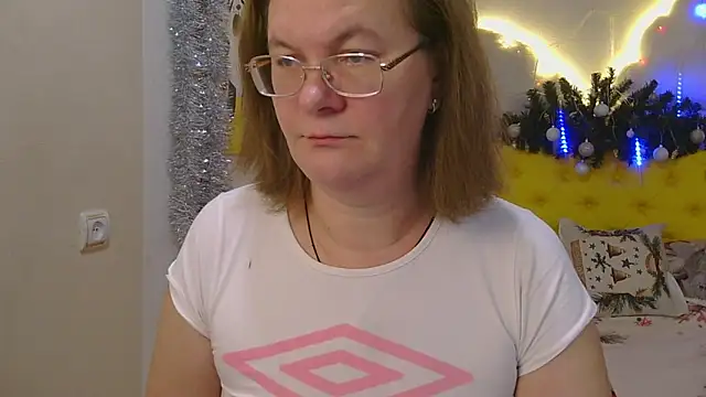 Snapshot of HolyMilfa chatting on January 22, 2025, 7:57 am HolyMilfa online show from January 22, 2025, 7:57 am