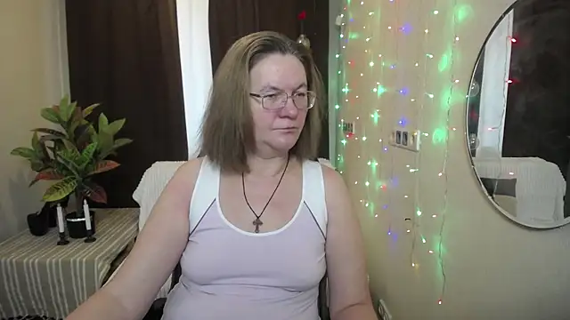 Snapshot of HolyMilfa chatting on January 24, 2025, 7:51 am HolyMilfa online show from January 24, 2025, 7:51 am