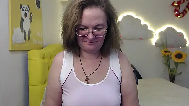 Snapshot of HolyMilfa chatting on February 7, 2025, 10:29 am HolyMilfa online show from February 7, 2025, 10:29 am