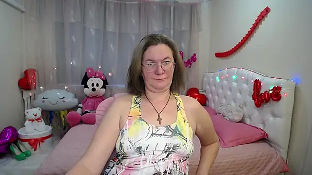 Snapshot of HolyMilfa chatting on February 12, 2025, 10:46 am HolyMilfa online show from February 12, 2025, 10:46 am