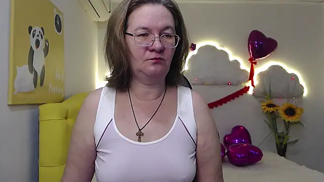 Snapshot of HolyMilfa chatting on February 20, 2025, 7:45 am HolyMilfa online show from February 20, 2025, 7:45 am