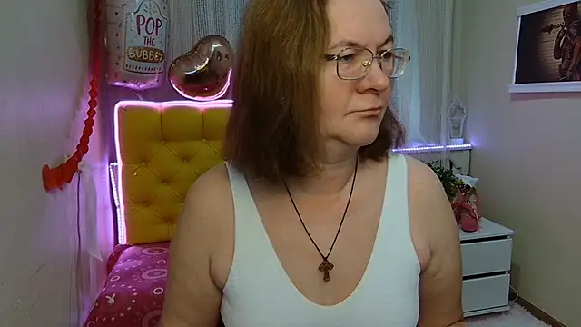 Snapshot of HolyMilfa chatting on February 23, 2025, 7:44 am HolyMilfa online show from February 23, 2025, 7:44 am