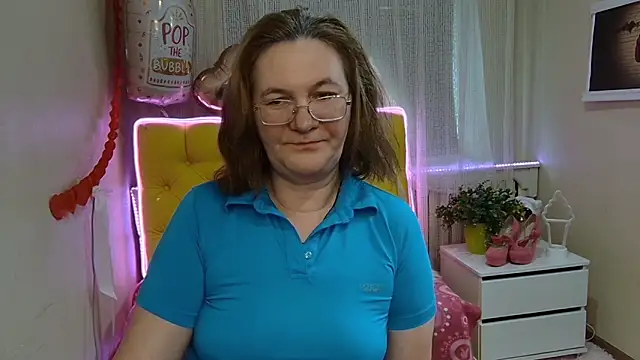 Snapshot of HolyMilfa chatting on March 11, 2025, 11:01 am HolyMilfa online show from March 11, 2025, 11:01 am