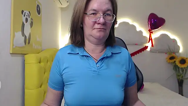 Snapshot of HolyMilfa chatting on March 20, 2025, 11:05 am HolyMilfa online show from March 20, 2025, 11:05 am