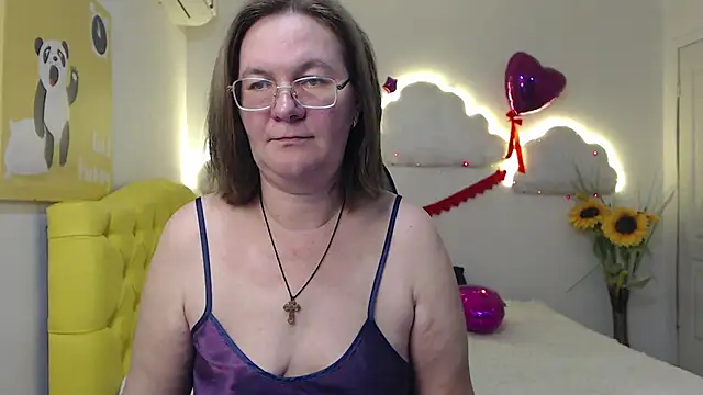 Snapshot of HolyMilfa chatting on March 21, 2025, 2:07 pm HolyMilfa online show from March 21, 2025, 2:07 pm