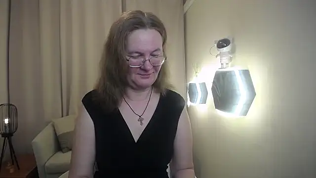 HolyMilfa online show from April 22, 2026, 6:49 am