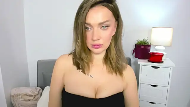 Snapshot of OliviaFantasy chatting on January 14, 2025, 7:32 pm OliviaFantasy online show from January 14, 2025, 7:32 pm