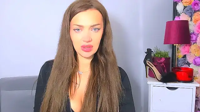 Snapshot of OliviaFantasy chatting on November 3, 2025, 7:20 am OliviaFantasy online show from November 3, 2025, 7:20 am