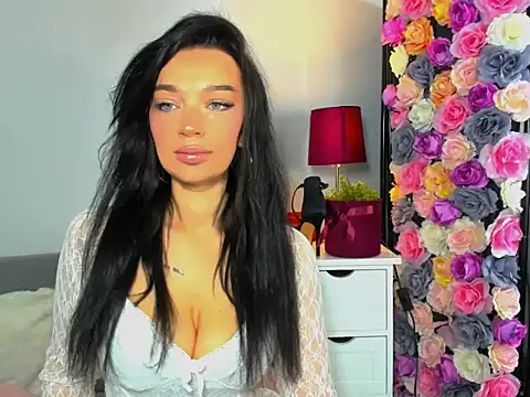 Snapshot of OliviaFantasy chatting on December 17, 2025, 7:36 am OliviaFantasy online show from December 17, 2025, 7:36 am