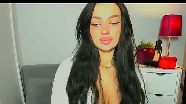 Snapshot of OliviaFantasy chatting on February 9, 2026, 7:23 am OliviaFantasy online show from February 9, 2026, 7:23 am