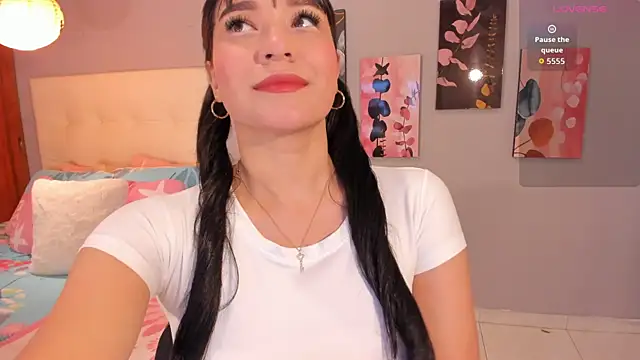 Maia W10 online show from November 24, 2025, 12:16 pm