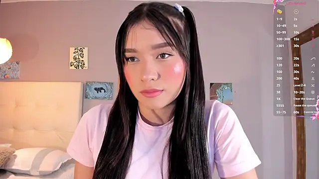Snapshot of Maia_W10 chatting on May 6, 2026, 12:32 pm Maia W10 online show from May 6, 2026, 12:32 pm