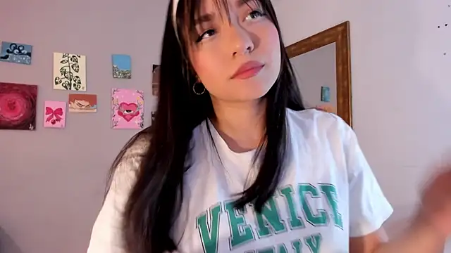 Snapshot of Maia_W10 chatting on July 25, 2026, 12:36 pm Maia W10 online show from July 25, 2026, 12:36 pm