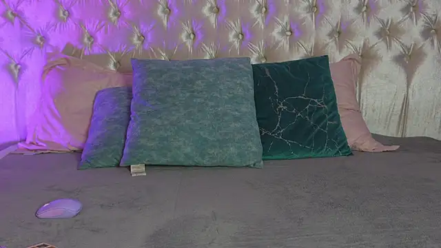 Snapshot of Lilou_albrecht chatting on July 8, 2026, 11:48 am Lilou albrecht online show from July 8, 2026, 11:48 am