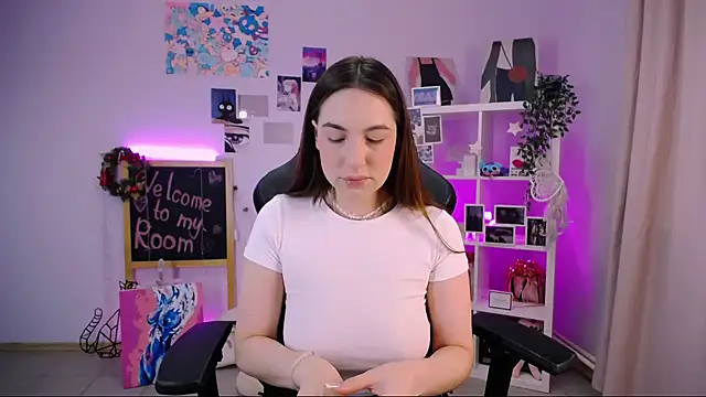 Snapshot of MelissaLovvv chatting on February 9, 2025, 5:29 am MelissaLovvv online show from February 9, 2025, 5:29 am