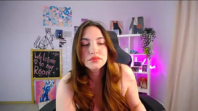 Snapshot of MelissaLovvv chatting on March 18, 2025, 8:25 am MelissaLovvv online show from March 18, 2025, 8:25 am