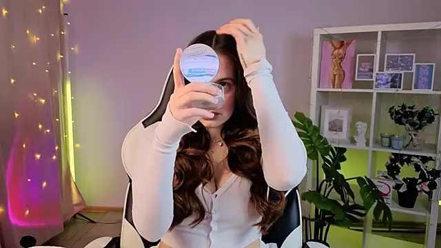 MelissaLovvv online show from February 25, 2026, 4:33 am