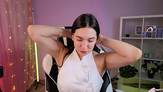 Snapshot of MelissaLovvv chatting on June 30, 2026, 4:13 am MelissaLovvv online show from June 30, 2026, 4:13 am