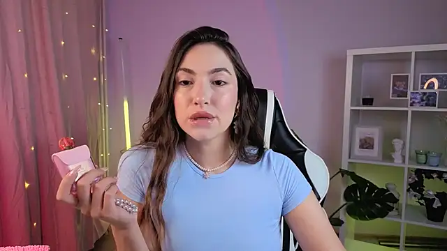 Snapshot of MelissaLovvv chatting on July 3, 2026, 10:21 am MelissaLovvv online show from July 3, 2026, 10:21 am