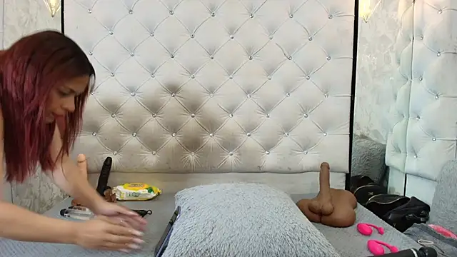 VALENTINA3x online show from June 26, 2026, 3:44 am