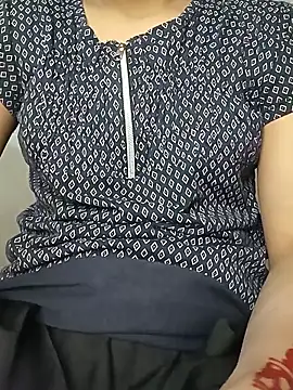 Snapshot of Nadia-2 chatting on December 3, 2024, 1:43 pm Nadia-2 online show from December 3, 2024, 1:43 pm