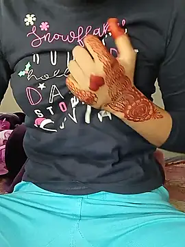 Snapshot of Nadia-2 chatting on January 2, 2025, 2:33 am Nadia-2 online show from January 2, 2025, 2:33 am