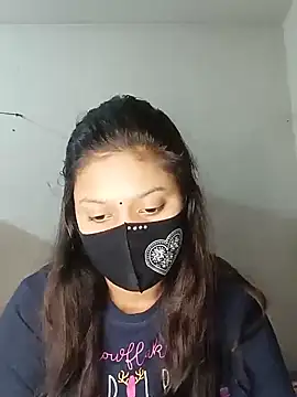 Snapshot of Nadia-2 chatting on January 5, 2025, 5:51 pm Nadia-2 online show from January 5, 2025, 5:51 pm