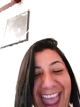 Snapshot of AngeleRoux chatting on November 4, 2025, 2:27 pm AngeleRoux online show from November 4, 2025, 2:27 pm