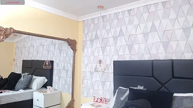 JustinePerry online show from March 23, 2025, 3:54 am