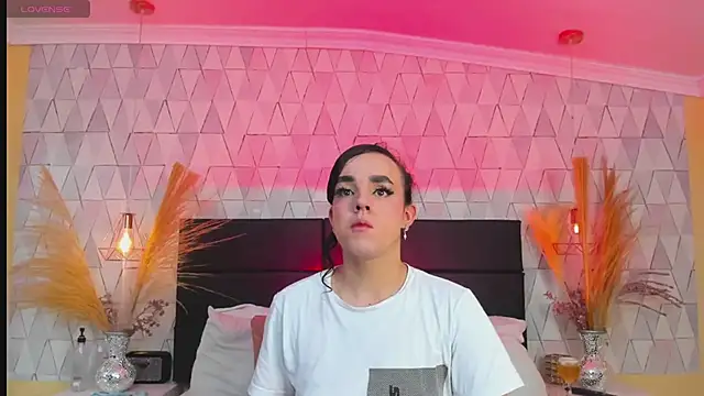 JustinePerry online show from February 16, 2026, 4:19 am