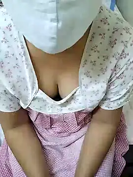 Snapshot of aliseanu chatting on December 12, 2024, 1:17 pm aliseanu online show from December 12, 2024, 1:17 pm