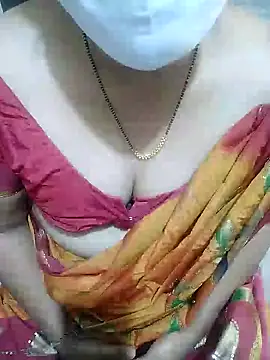 Snapshot of aliseanu chatting on December 21, 2024, 10:06 am aliseanu online show from December 21, 2024, 10:06 am